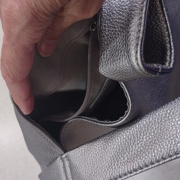 The drop silver metallic handbag NWOT - Picture 9 of 13